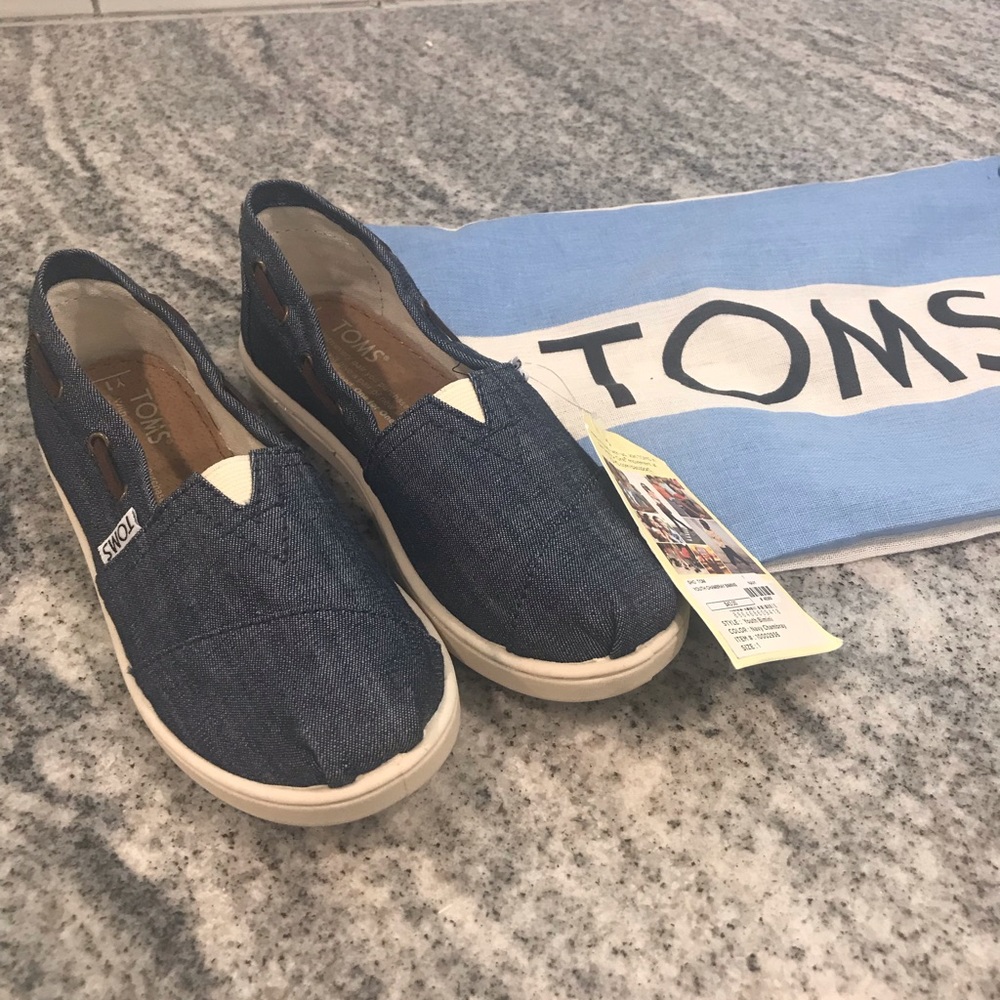Tom’s youth size 1.  Brand new with tags